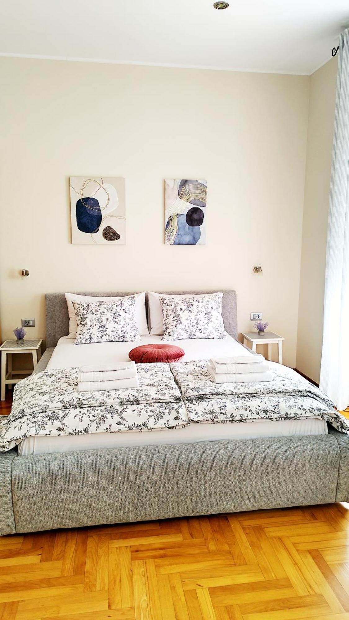 Lavender - City Room With Free Parking Pula Exterior foto